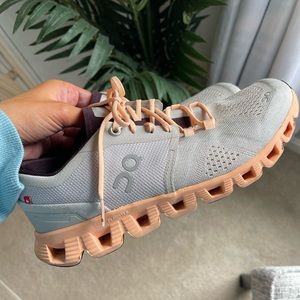 On cloud x lightly worn womens shoes